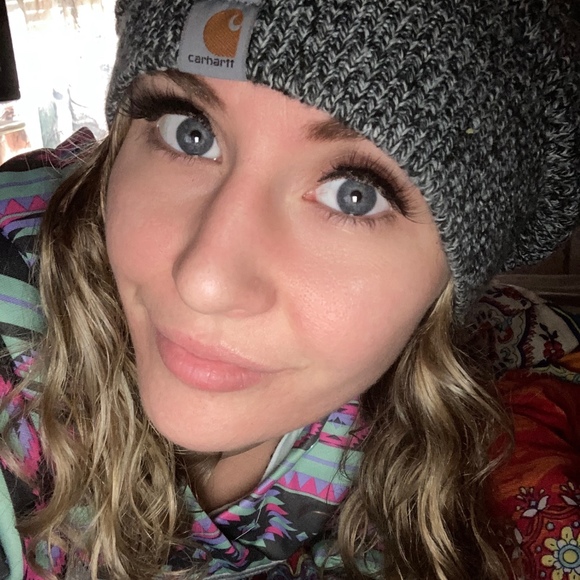 Meet your Posher, Whitney - Picture 1 of 1